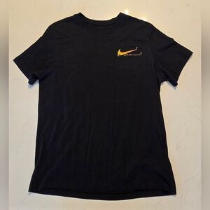 Nike The Nike Tee "Lift Others as You Rise" T-Shirt Mens Size L DZ2825-010 Black